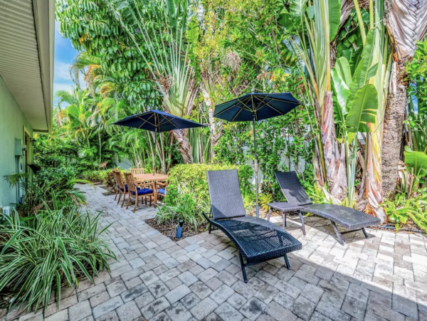Four Bedroom Vacation Home in Holmes Beach Close to Beach